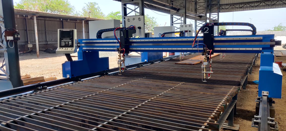 Heavy Gantry CNC Plasma & Oxy-Fuel Cutting Machine side view