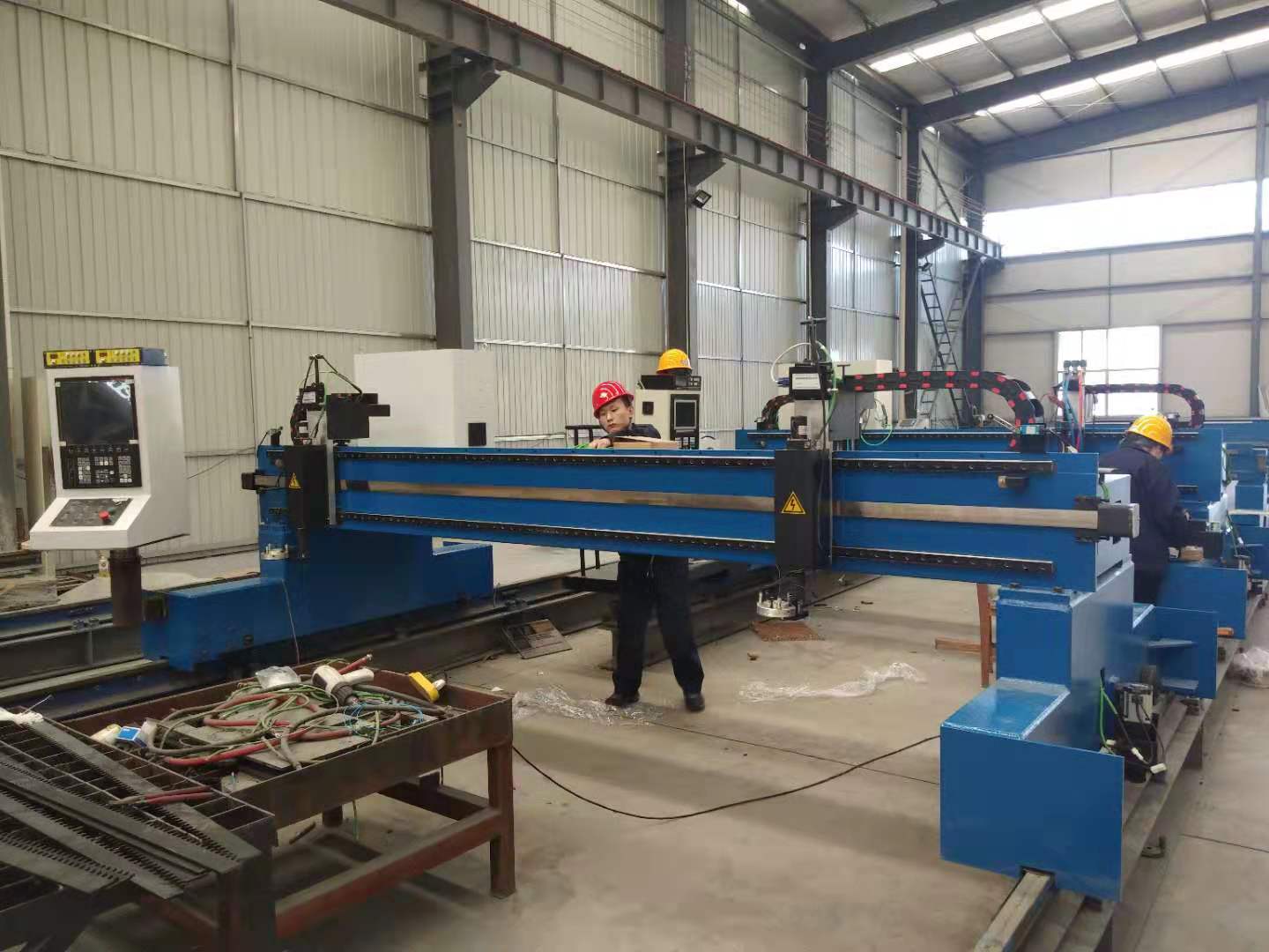 Automatic CNC Plasma Cutting Machine side view